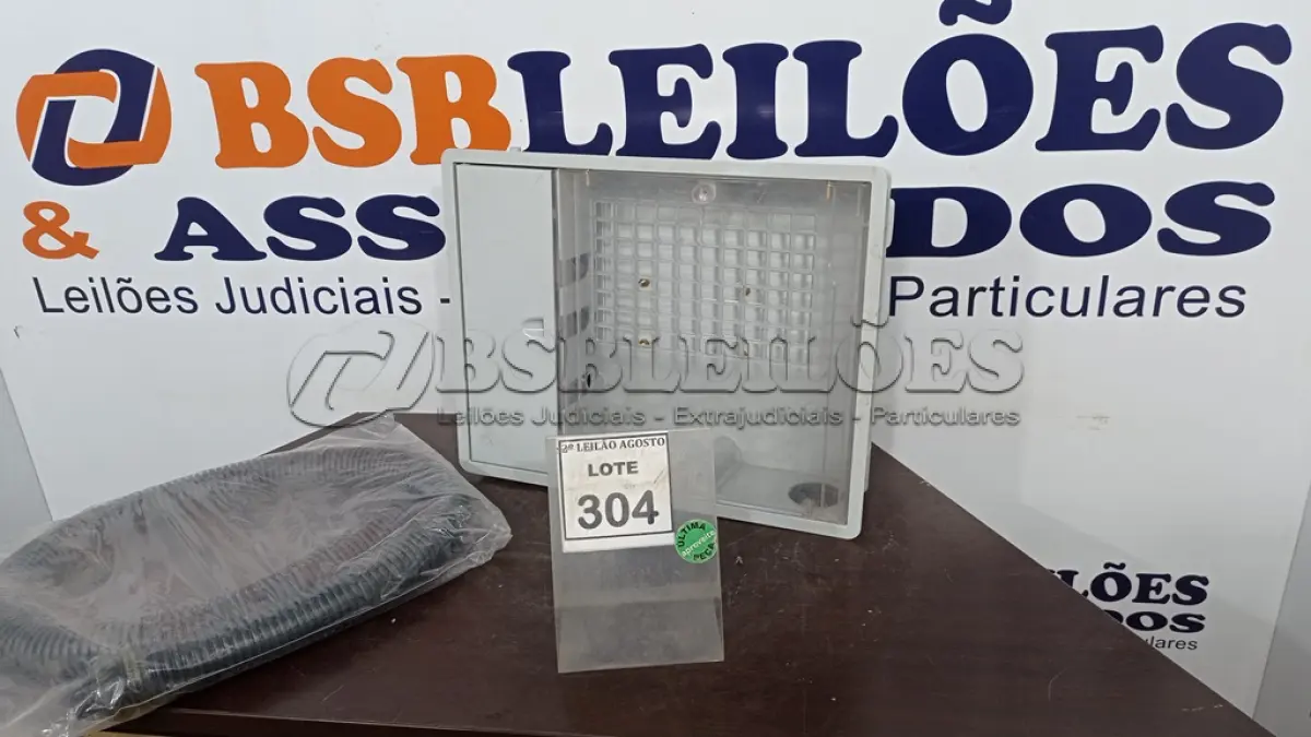 LOTE 304 - 01 CAIXA PLÁSTICA PARA UNIDADE DE MEDIÇÃO DE ÁGUA. (NO ESTADO) ATENÇÃO! FAZER A VISITAÇÃO ANTES DE ARREMATAR, NÃO SABEMOS SE FUNCIONA, LEILÃO NÃO TEM GARANTIA E NEM DEVOLUÇÃO, SUJEITO A POSSÍVEIS AVARIAS VISÍVEIS/OCULTAS E/OU AUSÊNCIA DE COMPONENTES.