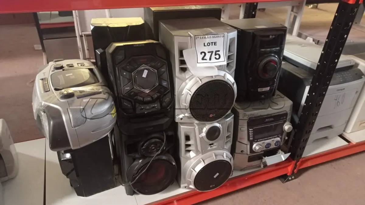 LOTE 275 - 03 APARELHOS DE SOM E 07 CAIXAS DE SOM MARCAS E MODELOS DIVERSOS. (NO ESTADO) ATENÇÃO! FAZER A VISITAÇÃO ANTES DE ARREMATAR, NÃO SABEMOS SE FUNCIONA. LEILÃO NÃO TEM GARANTIA E NEM DEVOLUÇÃO, SUJEITO A POSSÍVEIS AVARIAS VISÍVEIS/OCULTAS E/OU AUSÊNCIA DE COMPONENTES.