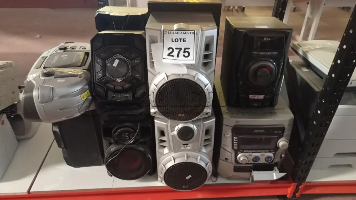 LOTE 275 - 03 APARELHOS DE SOM E 07 CAIXAS DE SOM MARCAS E MODELOS DIVERSOS. (NO ESTADO) ATENÇÃO! FAZER A VISITAÇÃO ANTES DE ARREMATAR, NÃO SABEMOS SE FUNCIONA. LEILÃO NÃO TEM GARANTIA E NEM DEVOLUÇÃO, SUJEITO A POSSÍVEIS AVARIAS VISÍVEIS/OCULTAS E/OU AUSÊNCIA DE COMPONENTES.
