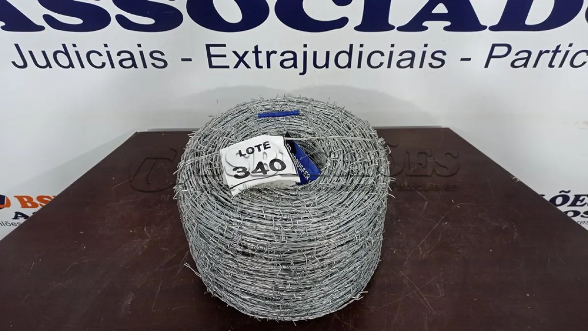 LOTE 340 - 01 ROLO DE ARAME FARPADO 500M. (NO ESTADO) ATENÇÃO! FAZER A VISITAÇÃO ANTES DE ARREMATAR, NÃO SABEMOS SE FUNCIONA. LEILÃO NÃO TEM GARANTIA E NEM DEVOLUÇÃO, SUJEITO A POSSÍVEIS AVARIAS VISÍVEIS/OCULTAS E/OU AUSÊNCIA DE COMPONENTES.