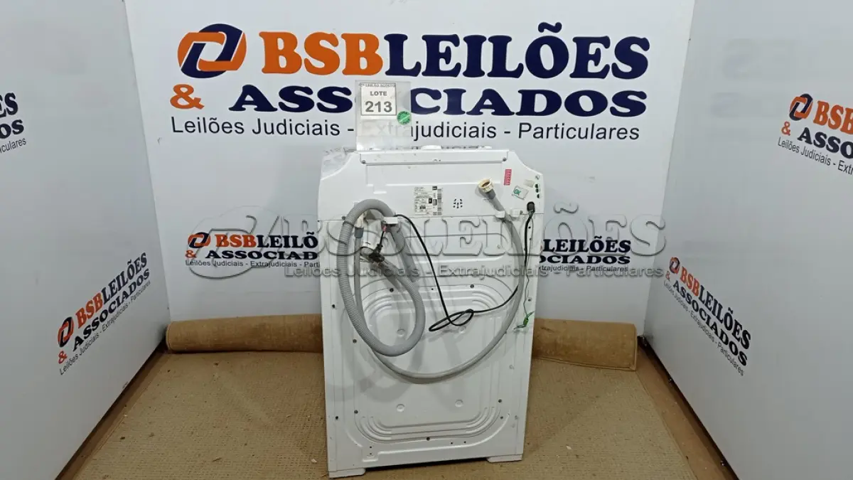 LOTE 213 - 01 MÁQUINA DE LAVAR 10KG MARCA ELECTROLUX. (NO ESTADO) ATENÇÃO! FAZER A VISITAÇÃO ANTES DE ARREMATAR, NÃO SABEMOS SE FUNCIONA. LEILÃO NÃO TEM GARANTIA E NEM DEVOLUÇÃO, SUJEITO A POSSÍVEIS AVARIAS VISÍVEIS/OCULTAS E/OU AUSÊNCIA DE COMPONENTES.