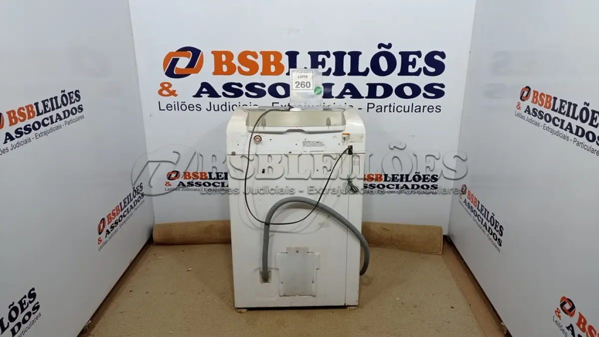 LOTE 260 - 01 MÁQUINA DE LAVAR 11KG 220V MARCA BRASTEMP. (NO ESTADO) ATENÇÃO! FAZER A VISITAÇÃO ANTES DE ARREMATAR, NÃO SABEMOS SE FUNCIONA. LEILÃO NÃO TEM GARANTIA E NEM DEVOLUÇÃO, SUJEITO A POSSÍVEIS AVARIAS VISÍVEIS/OCULTAS E/OU AUSÊNCIA DE COMPONENTES.