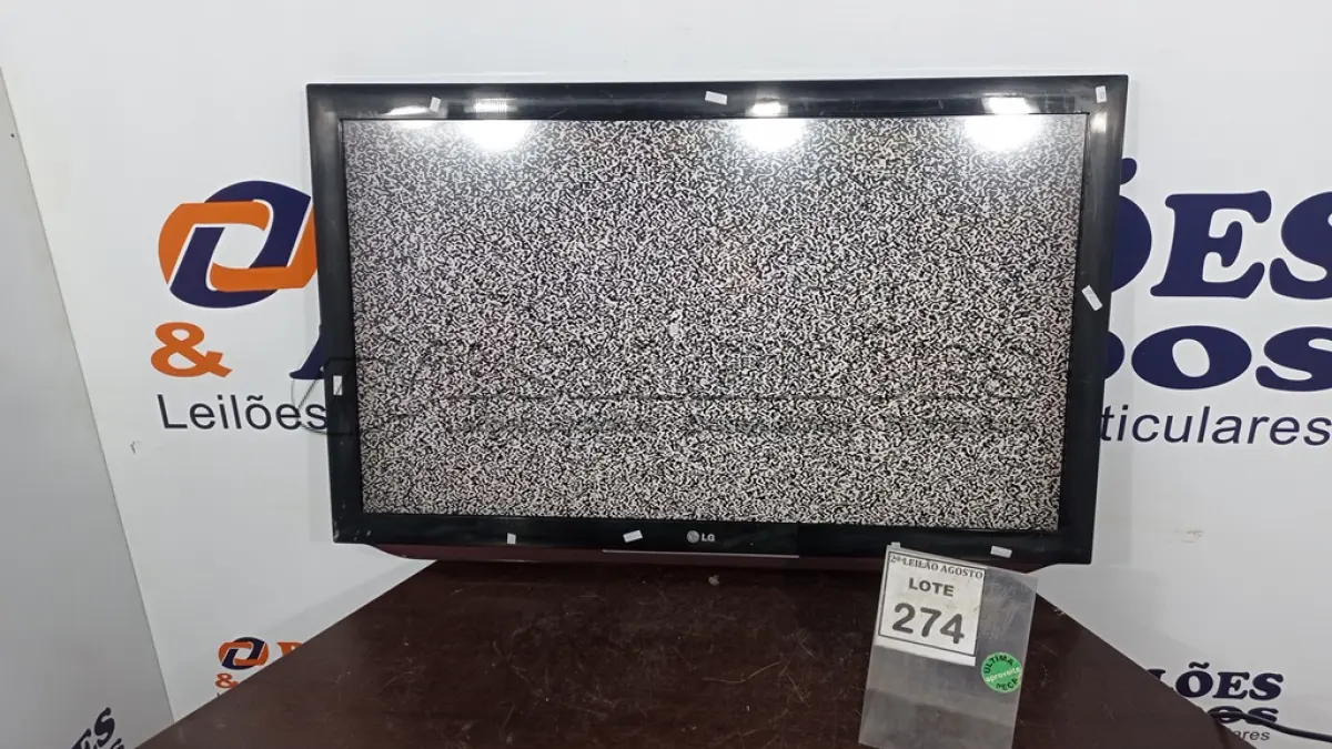 LOTE 274 - 01 TV LCD 42’’ MARCA LG. (NO ESTADO) ATENÇÃO! FAZER A VISITAÇÃO ANTES DE ARREMATAR, NÃO SABEMOS SE FUNCIONA. LEILÃO NÃO TEM GARANTIA E NEM DEVOLUÇÃO, SUJEITO A POSSÍVEIS AVARIAS VISÍVEIS/OCULTAS E/OU AUSÊNCIA DE COMPONENTES.