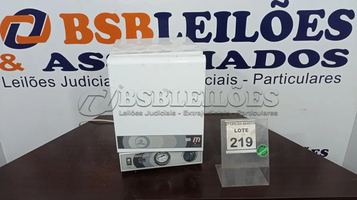 LOTE 219 - 01 ESTUFA PARA ESTERILIZAÇÃO E SECAGEM. (NO ESTADO) ATENÇÃO! FAZER A VISITAÇÃO ANTES DE ARREMATAR, NÃO SABEMOS SE FUNCIONA, LEILÃO NÃO TEM GARANTIA E NEM DEVOLUÇÃO, SUJEITO A POSSÍVEIS AVARIAS VISÍVEIS/OCULTAS E/OU AUSÊNCIA DE COMPONENTES.