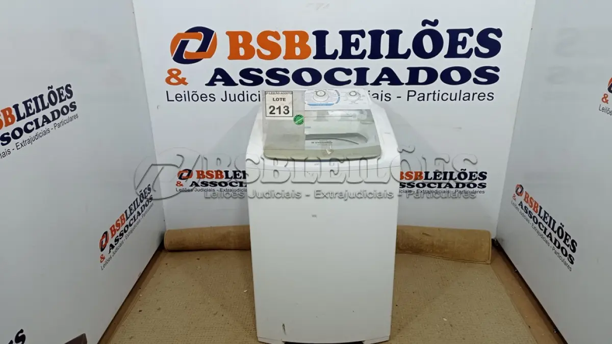 LOTE 213 - 01 MÁQUINA DE LAVAR 10KG MARCA ELECTROLUX. (NO ESTADO) ATENÇÃO! FAZER A VISITAÇÃO ANTES DE ARREMATAR, NÃO SABEMOS SE FUNCIONA. LEILÃO NÃO TEM GARANTIA E NEM DEVOLUÇÃO, SUJEITO A POSSÍVEIS AVARIAS VISÍVEIS/OCULTAS E/OU AUSÊNCIA DE COMPONENTES.