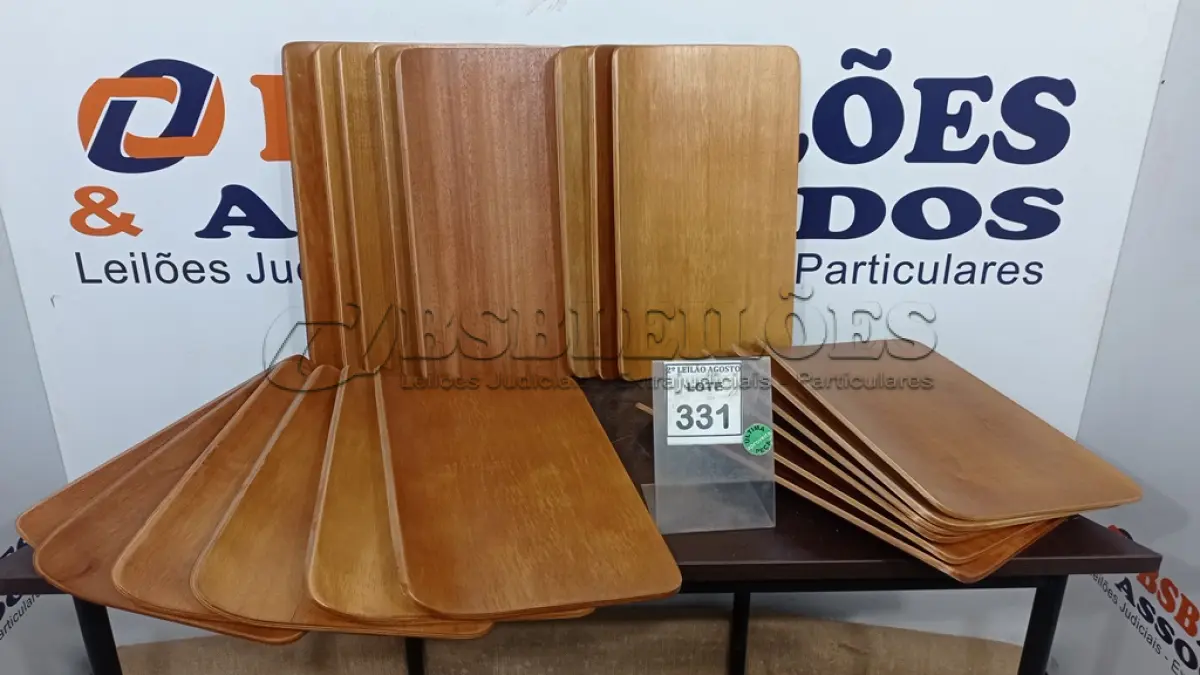 LOTE 331 - 20 PEÇAS DE MADEIRA 30,00. (NO ESTADO) ATENÇÃO! FAZER A VISITAÇÃO ANTES DE ARREMATAR, NÃO SABEMOS SE FUNCIONA. LEILÃO NÃO TEM GARANTIA E NEM DEVOLUÇÃO, SUJEITO A POSSÍVEIS AVARIAS VISÍVEIS/OCULTAS E/OU AUSÊNCIA DE COMPONENTES.