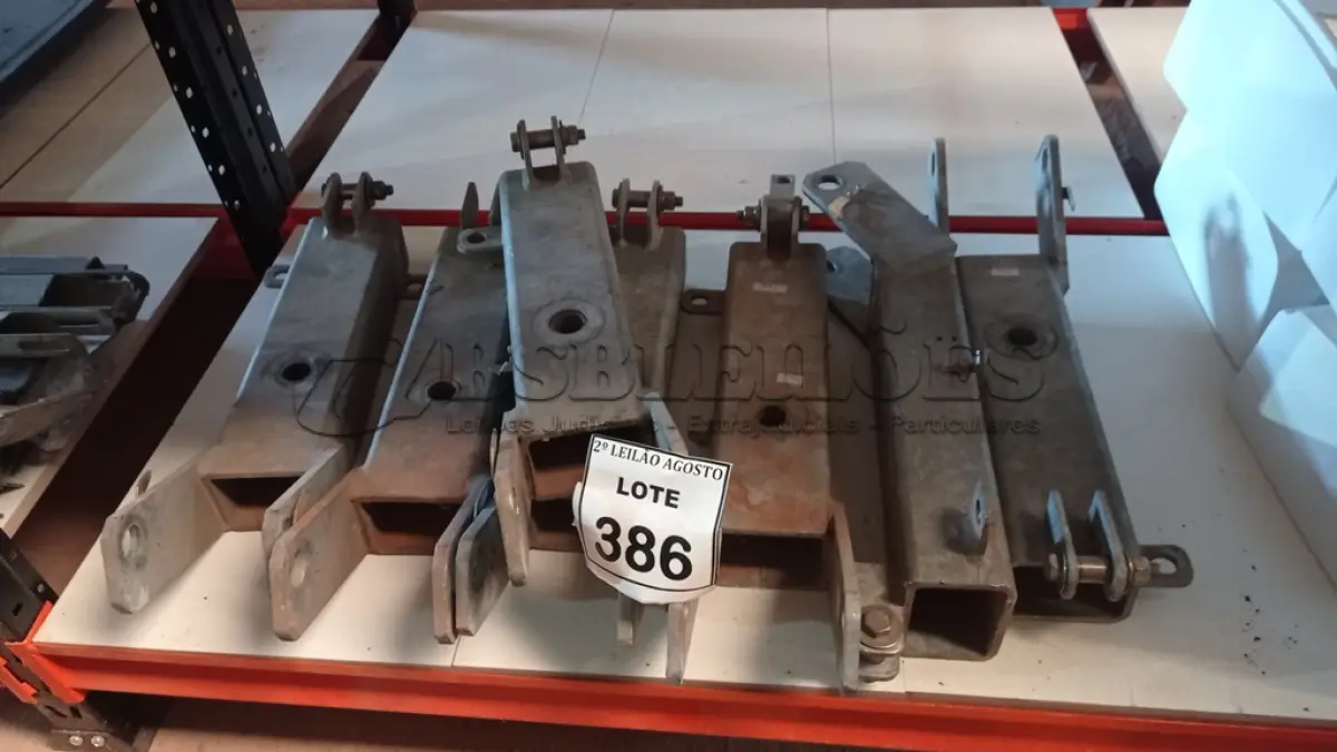 LOTE 386 - 07 PEÇAS DE ENGATES DE FERRO REFORÇADOS. (NO ESTADO) ATENÇÃO! FAZER A VISITAÇÃO ANTES DE ARREMATAR, NÃO SABEMOS SE FUNCIONA. LEILÃO NÃO TEM GARANTIA E NEM DEVOLUÇÃO, SUJEITO A POSSÍVEIS AVARIAS VISÍVEIS/OCULTAS E/OU AUSÊNCIA DE COMPONENTES.