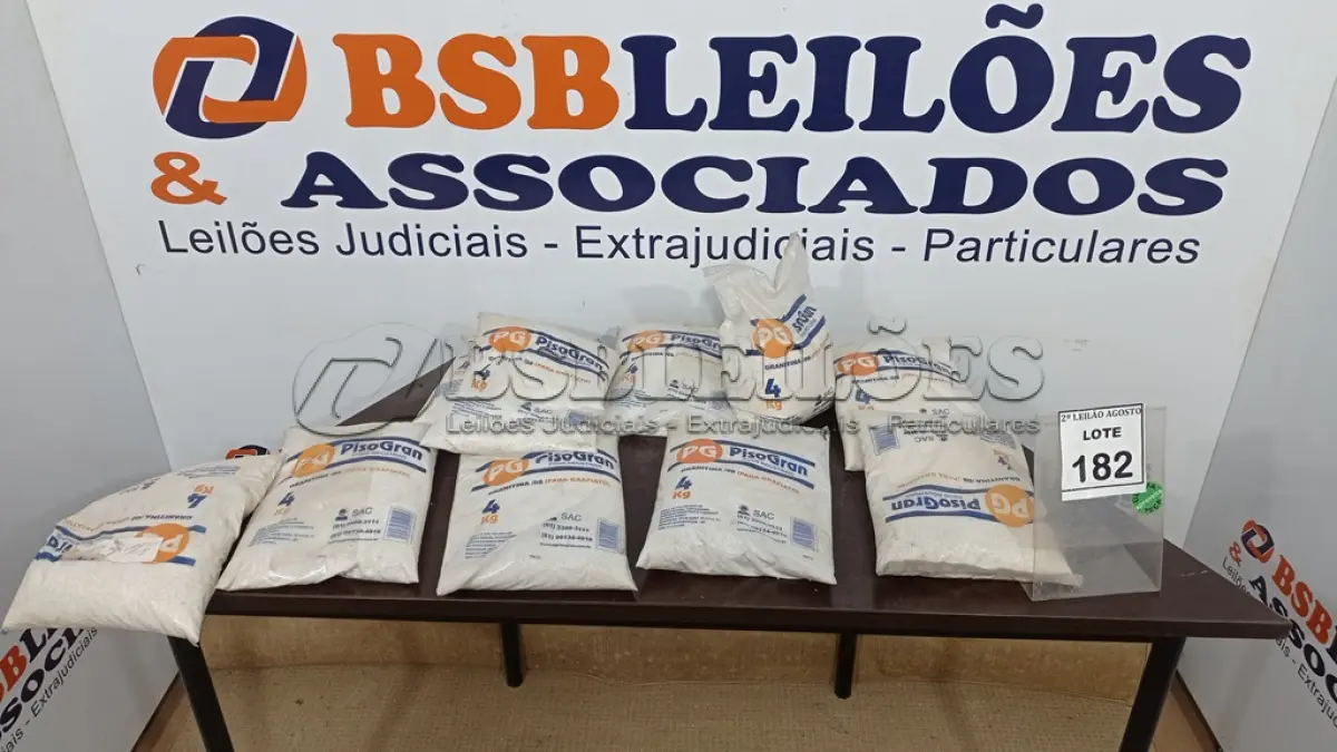 LOTE 182 - 10 PACOTES DE GRANITINA/08 PARA GRAFIADO COM 4KG CADA. (NO ESTADO) ATENÇÃO! FAZER A VISITAÇÃO ANTES DE ARREMATAR, NÃO SABEMOS SE FUNCIONA. LEILÃO NÃO TEM GARANTIA E NEM DEVOLUÇÃO, SUJEITO A POSSÍVEIS AVARIAS VISÍVEIS/OCULTAS E/OU AUSÊNCIA DE COMPONENTES.
