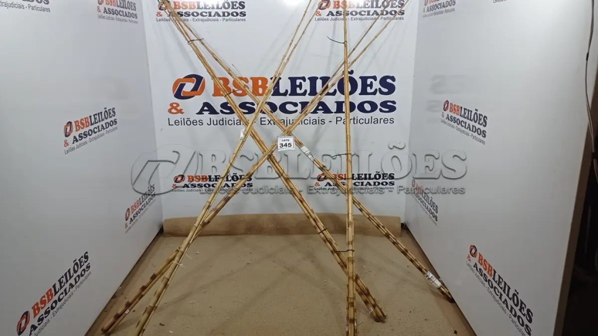 LOTE 345 - 20 VARAS DE BAMBU. (NO ESTADO) ATENÇÃO! FAZER A VISITAÇÃO ANTES DE ARREMATAR, NÃO SABEMOS SE FUNCIONA. LEILÃO NÃO TEM GARANTIA E NEM DEVOLUÇÃO, SUJEITO A POSSÍVEIS AVARIAS VISÍVEIS/OCULTAS E/OU AUSÊNCIA DE COMPONENTES.