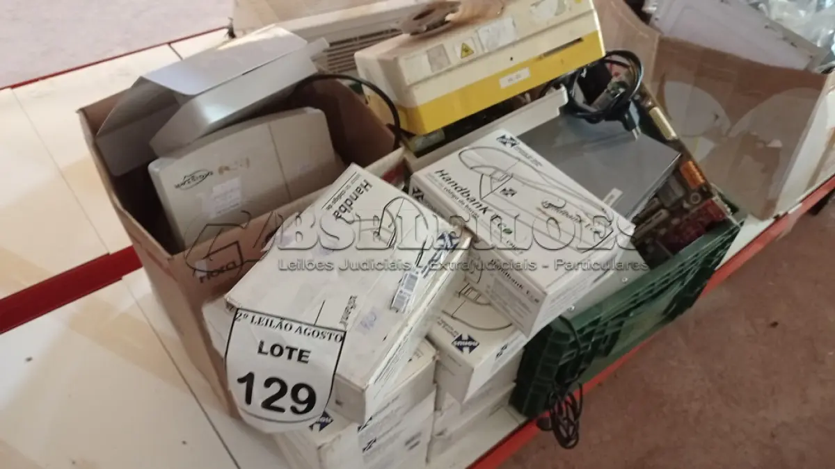 LOTE 129 - 10 LEITORES DE CÓDIGO DE BARRAS, 01 TRANSFORMADOR, VÁRIOS SENSORES DE MOVIMENTO E ELETRÔNICOS DIVERSOS. (NO ESTADO) ATENÇÃO! FAZER A VISITAÇÃO ANTES DE ARREMATAR, NÃO SABEMOS SE FUNCIONA. LEILÃO NÃO TEM GARANTIA E NEM DEVOLUÇÃO, SUJEITO A POSSÍVEIS AVARIAS VISÍVEIS/OCULTAS E/OU AUSÊNCIA DE COMPONENTES.