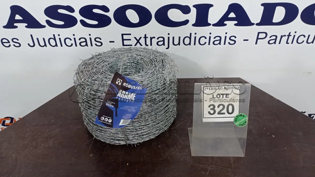 LOTE 320 - 01 ROLO DE ARAME FARPADO 500M. (NO ESTADO) ATENÇÃO! FAZER A VISITAÇÃO ANTES DE ARREMATAR, NÃO SABEMOS SE FUNCIONA. LEILÃO NÃO TEM GARANTIA E NEM DEVOLUÇÃO, SUJEITO A POSSÍVEIS AVARIAS VISÍVEIS/OCULTAS E/OU AUSÊNCIA DE COMPONENTES.