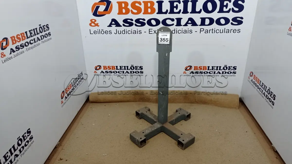 LOTE 355 - 01 SUPORTE METÁLICO COM BASE EM X. (NO ESTADO) ATENÇÃO! FAZER A VISITAÇÃO ANTES DE ARREMATAR, NÃO SABEMOS SE FUNCIONA. LEILÃO NÃO TEM GARANTIA E NEM DEVOLUÇÃO, SUJEITO A POSSÍVEIS AVARIAS VISÍVEIS/OCULTAS E/OU AUSÊNCIA DE COMPONENTES.