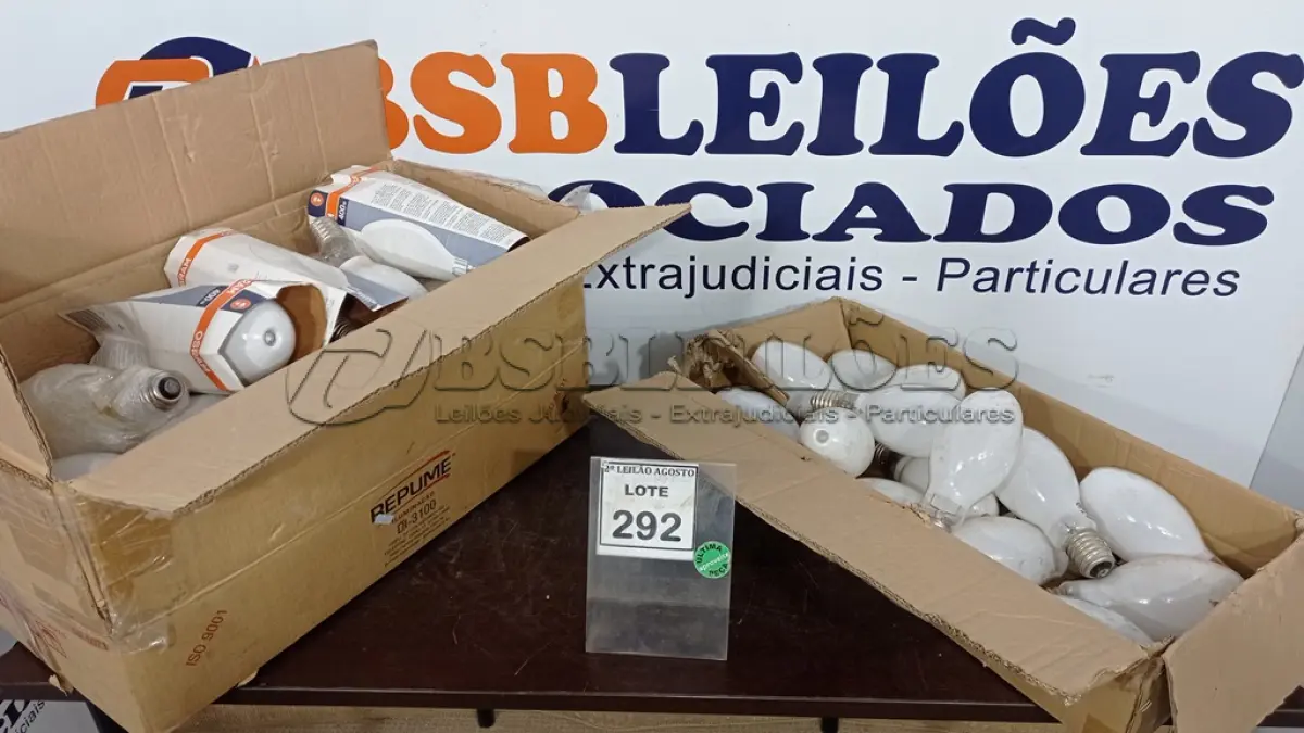 LOTE 292 - 01 LOTE COM GRANDE QUANTIDADE DE LÂMPADAS DE MERCÚRIO 400W MARCA OSRAM. (NO ESTADO) ATENÇÃO! FAZER A VISITAÇÃO ANTES DE ARREMATAR, NÃO SABEMOS SE FUNCIONA. LEILÃO NÃO TEM GARANTIA E NEM DEVOLUÇÃO, SUJEITO A POSSÍVEIS AVARIAS VISÍVEIS/OCULTAS E/OU AUSÊNCIA DE COMPONENTES.