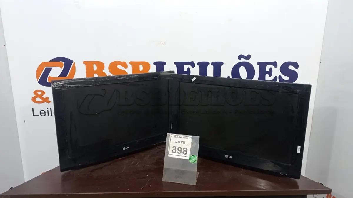 LOTE 398 - 02 TV’S LCD DE 26’’ MARCA LG PARA RETIRADA DE PEÇAS. (NO ESTADO) ATENÇÃO! FAZER A VISITAÇÃO ANTES DE ARREMATAR, NÃO SABEMOS SE FUNCIONA. LEILÃO NÃO TEM GARANTIA E NEM DEVOLUÇÃO, SUJEITO A POSSÍVEIS AVARIAS VISÍVEIS/OCULTAS E/OU AUSÊNCIA DE COMPONENTES.
