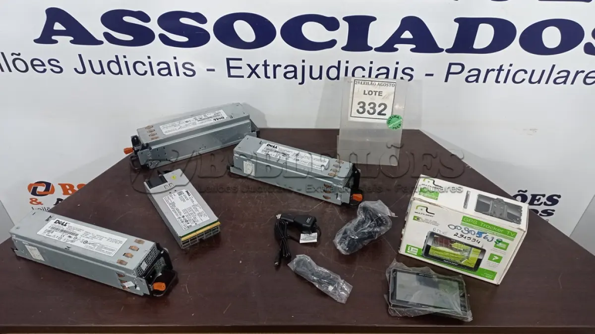 LOTE 332 - 01 GPS COM TV E 04 FONTES DELL PARA SERVIDORES. (NO ESTADO) ATENÇÃO! FAZER A VISITAÇÃO ANTES DE ARREMATAR, NÃO SABEMOS SE FUNCIONA. LEILÃO NÃO TEM GARANTIA E NEM DEVOLUÇÃO, SUJEITO A POSSÍVEIS AVARIAS VISÍVEIS/OCULTAS E/OU AUSÊNCIA DE COMPONENTES.
