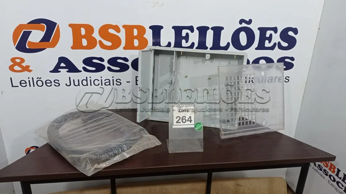 LOTE 264 - 01 CAIXA PLÁSTICA PARA UNIDADE DE MEDIÇÃO DE ÁGUA. (NO ESTADO) ATENÇÃO! FAZER A VISITAÇÃO ANTES DE ARREMATAR, NÃO SABEMOS SE FUNCIONA, LEILÃO NÃO TEM GARANTIA E NEM DEVOLUÇÃO, SUJEITO A POSSÍVEIS AVARIAS VISÍVEIS/OCULTAS E/OU AUSÊNCIA DE COMPONENTES.