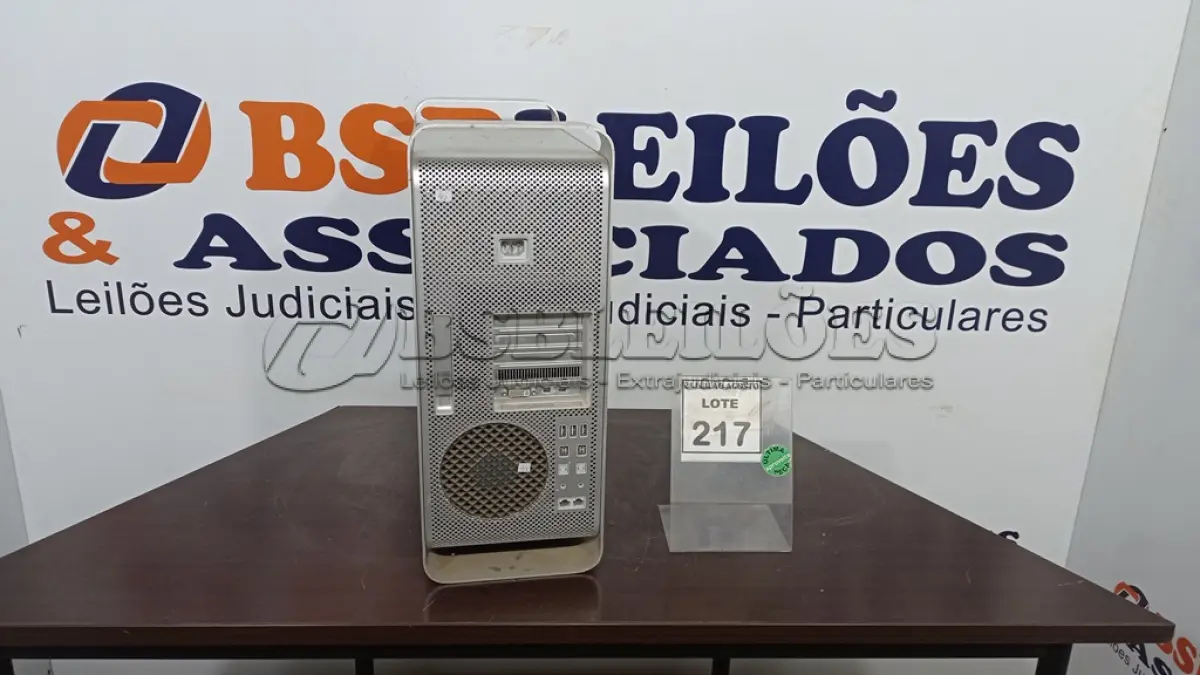 LOTE 217 - 01 SERVIDOR IMAC APPLE. (NO ESTADO) ATENÇÃO! FAZER A VISITAÇÃO ANTES DE ARREMATAR, NÃO SABEMOS SE FUNCIONA, LEILÃO NÃO TEM GARANTIA E NEM DEVOLUÇÃO, SUJEITO A POSSÍVEIS AVARIAS VISÍVEIS/OCULTAS E/OU AUSÊNCIA DE COMPONENTES.