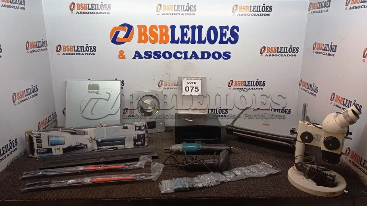 LOTE 075 - 01 GRILL ELÉTRICO MARCA GEORGE FOREMAN, 01 SUPORTE DE TV, 01 APARELHO DE HOME THEATRE, 02 BALANÇAS DIGITAIS, 01 PARAFUSADEIRA COM AVARIAS, 01 LEITOR DE CÓDIGO DE BARRAS E 01 MICROSCÓPIO INCOMPLETO. (NO ESTADO) ATENÇÃO! FAZER A VISITAÇÃO ANTES DE ARREMATAR, NÃO SABEMOS SE FUNCIONA, LEILÃO NÃO TEM GARANTIA E NEM DEVOLUÇÃO, SUJEITO A POSSÍVEIS AVARIAS VISÍVEIS/OCULTAS E/OU AUSÊNCIA DE COMPONENTES.