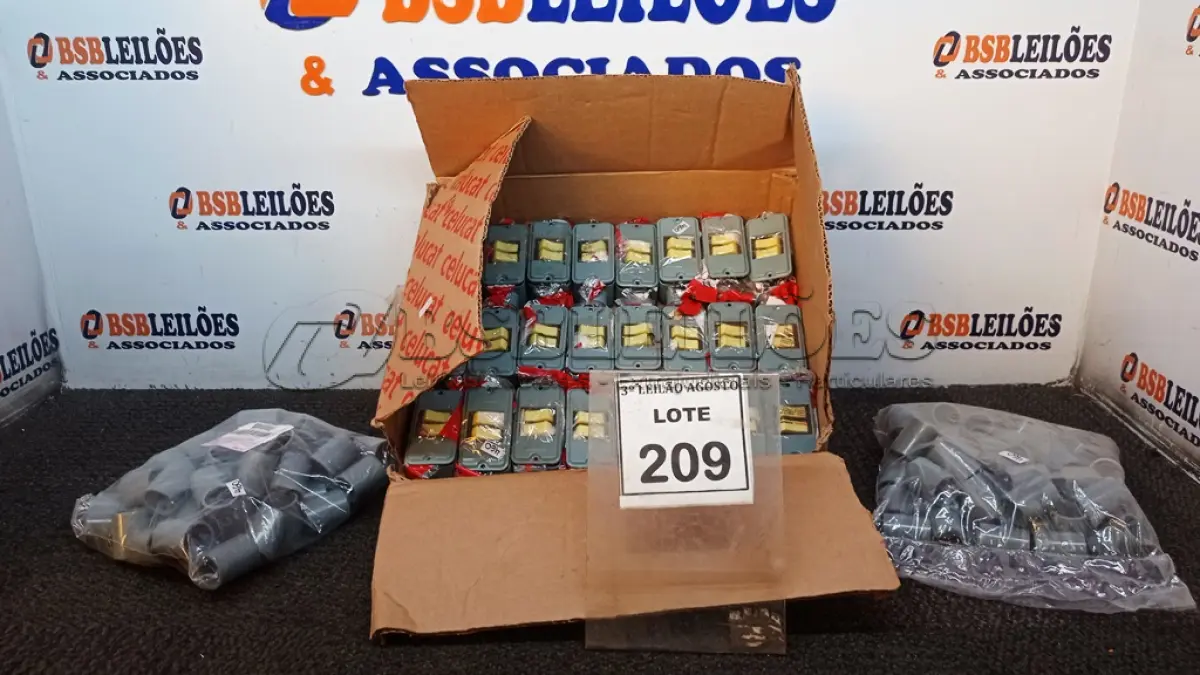LOTE 209 - 01 LOTE COM GRANDE QUANTIDADE DE INTERRUPTORES E ACESSÓRIO. (NO ESTADO) ATENÇÃO! FAZER A VISITAÇÃO ANTES DE ARREMATAR, NÃO SABEMOS SE FUNCIONA, LEILÃO NÃO TEM GARANTIA E NEM DEVOLUÇÃO, SUJEITO A POSSÍVEIS AVARIAS VISÍVEIS/OCULTAS E/OU AUSÊNCIA DE COMPONENTES.
