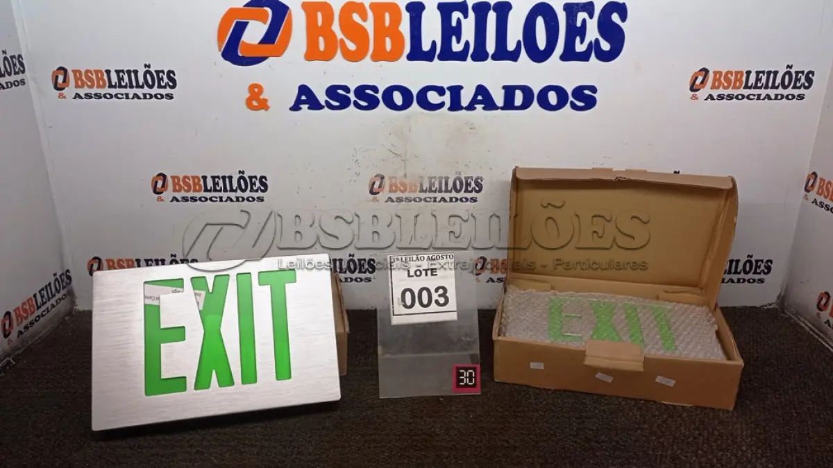 LOTE 003 - 02 PLACAS LUMINOSAS EXIT. (NO ESTADO) ATENÇÃO! FAZER A VISITAÇÃO ANTES DE ARREMATAR, NÃO SABEMOS SE FUNCIONA, LEILÃO NÃO TEM GARANTIA E NEM DEVOLUÇÃO, SUJEITO A POSSÍVEIS AVARIAS VISÍVEIS/OCULTAS E/OU AUSÊNCIA DE COMPONENTES.