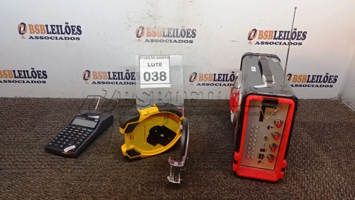LOTE 038 - 01 CAIXA DE SOM BLUETOOTH, 01 FILMADORA MARCA PANASONIC, 01 TRANSCODER,01 REPRODUTOR DE CP MP3 E 01 CALCULADORA COMERCIAL MARCA HP. (NO ESTADO) ATENÇÃO! FAZER A VISITAÇÃO ANTES DE ARREMATAR, NÃO SABEMOS SE FUNCIONA, LEILÃO NÃO TEM GARANTIA E NEM DEVOLUÇÃO, SUJEITO A POSSÍVEIS AVARIAS VISÍVEIS/OCULTAS E/OU AUSÊNCIA DE COMPONENTES.