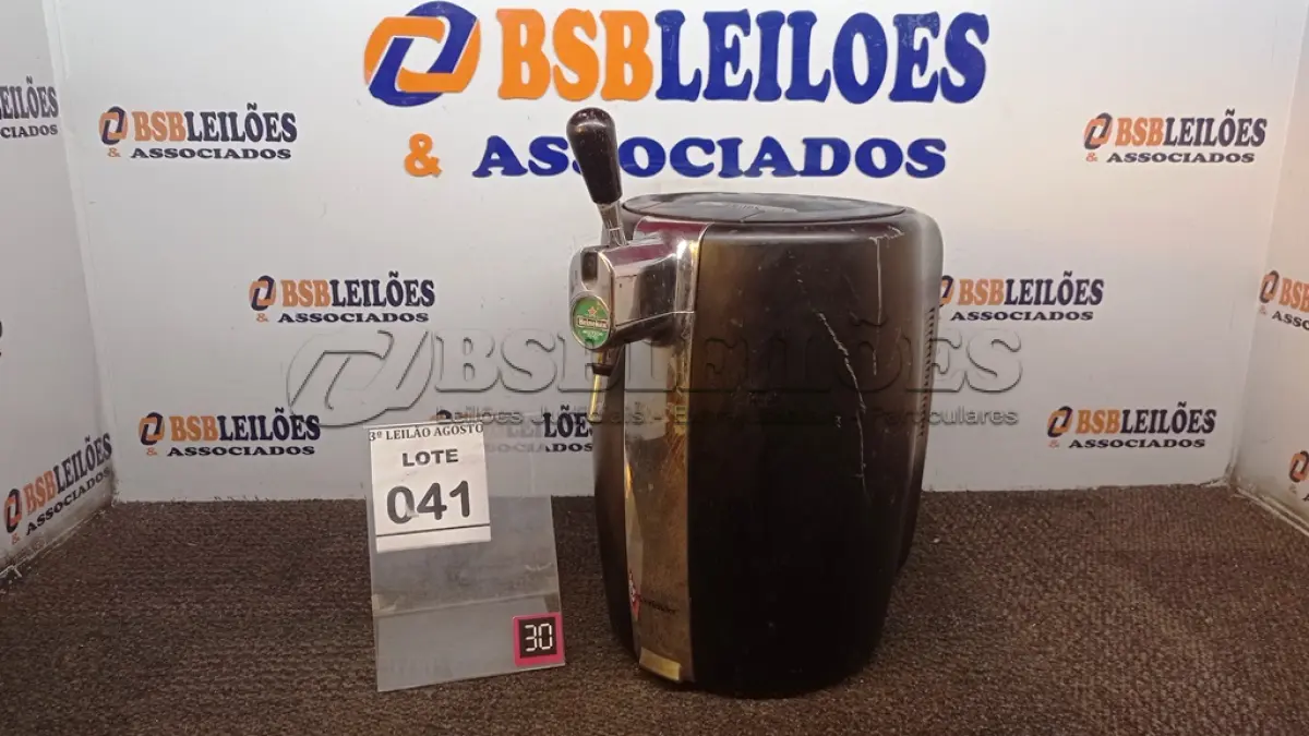 LOTE 041 - 01 CHOPEIRA HEINEKEN MARCA KRUPS. (NO ESTADO) ATENÇÃO! FAZER A VISITAÇÃO ANTES DE ARREMATAR, NÃO SABEMOS SE FUNCIONA, LEILÃO NÃO TEM GARANTIA E NEM DEVOLUÇÃO, SUJEITO A POSSÍVEIS AVARIAS VISÍVEIS/OCULTAS E/OU AUSÊNCIA DE COMPONENTES.