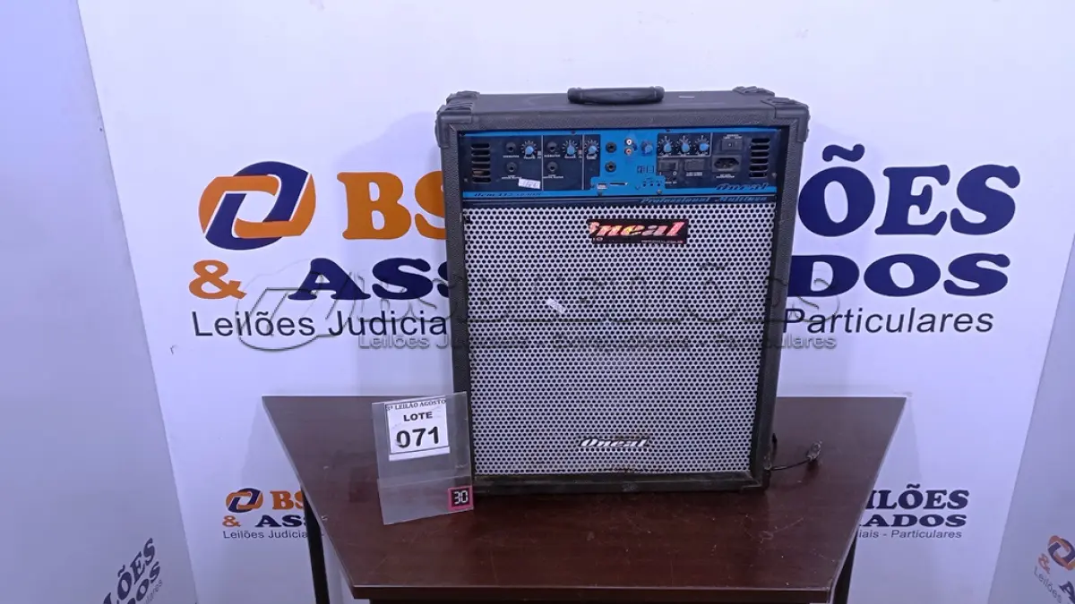 LOTE 071 - 01 CAIXA AMPLIFICADORA. (NO ESTADO) ATENÇÃO! FAZER A VISITAÇÃO ANTES DE ARREMATAR, NÃO SABEMOS SE FUNCIONA, LEILÃO NÃO TEM GARANTIA E NEM DEVOLUÇÃO, SUJEITO A POSSÍVEIS AVARIAS VISÍVEIS/OCULTAS E/OU AUSÊNCIA DE COMPONENTES.