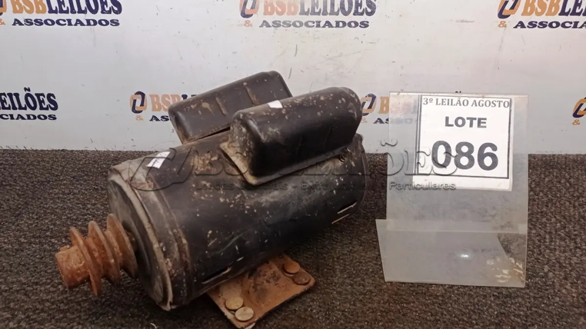 LOTE 086 - 01 MOTOR ELÉTRICO MONOFÁSICO. (NO ESTADO) ATENÇÃO! FAZER A VISITAÇÃO ANTES DE ARREMATAR, NÃO SABEMOS SE FUNCIONA, LEILÃO NÃO TEM GARANTIA E NEM DEVOLUÇÃO, SUJEITO A POSSÍVEIS AVARIAS VISÍVEIS/OCULTAS E/OU AUSÊNCIA DE COMPONENTES.