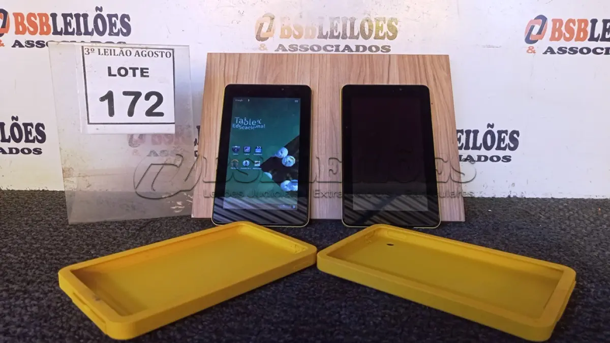 LOTE 172 - 02 TABLETS MARCA CCE. (NO ESTADO) ATENÇÃO! FAZER A VISITAÇÃO ANTES DE ARREMATAR, NÃO SABEMOS SE FUNCIONA, LEILÃO NÃO TEM GARANTIA E NEM DEVOLUÇÃO, SUJEITO A POSSÍVEIS AVARIAS VISÍVEIS/OCULTAS E/OU AUSÊNCIA DE COMPONENTES.