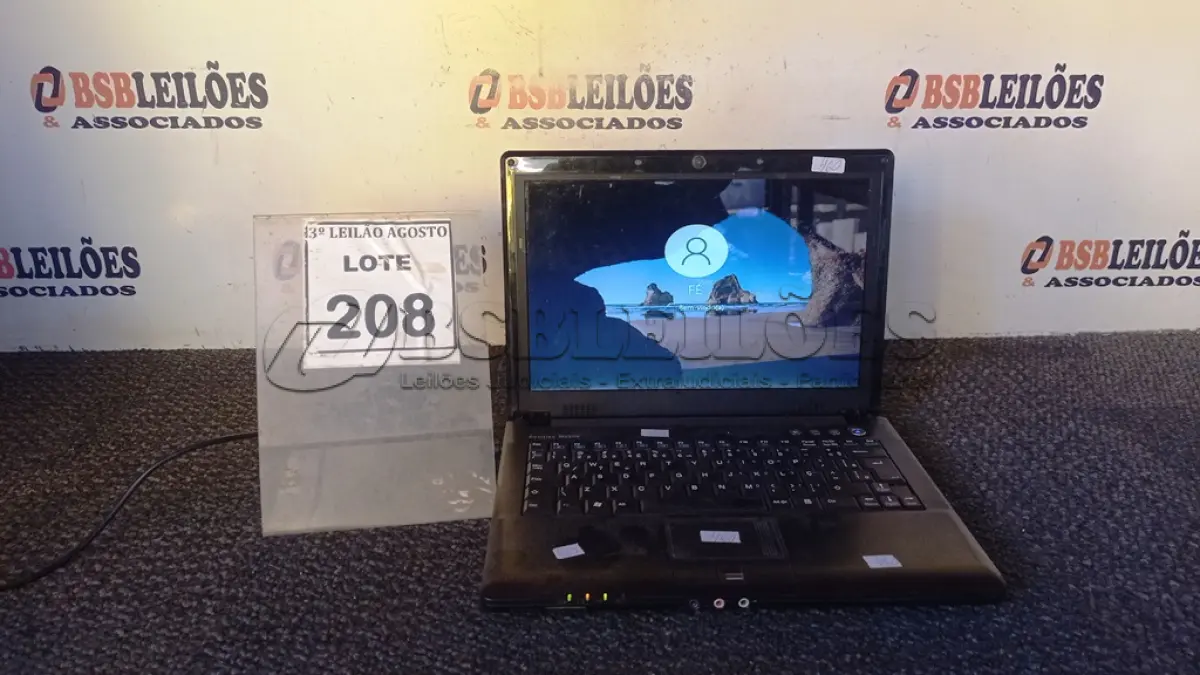 LOTE 208 - 01 NOTEBOOK MARCA POSITIVO. (NO ESTADO) ATENÇÃO! FAZER A VISITAÇÃO ANTES DE ARREMATAR, NÃO SABEMOS SE FUNCIONA, LEILÃO NÃO TEM GARANTIA E NEM DEVOLUÇÃO, SUJEITO A POSSÍVEIS AVARIAS VISÍVEIS/OCULTAS E/OU AUSÊNCIA DE COMPONENTES.