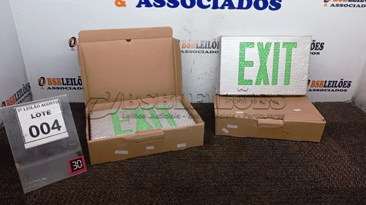 LOTE 004 - 02 PLACAS LUMINOSAS EXIT. (NO ESTADO) ATENÇÃO! FAZER A VISITAÇÃO ANTES DE ARREMATAR, NÃO SABEMOS SE FUNCIONA, LEILÃO NÃO TEM GARANTIA E NEM DEVOLUÇÃO, SUJEITO A POSSÍVEIS AVARIAS VISÍVEIS/OCULTAS E/OU AUSÊNCIA DE COMPONENTES.