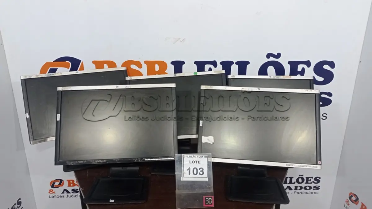 LOTE 103 - 05 MONITORES MARCA HP. (NO ESTADO) ATENÇÃO! FAZER A VISITAÇÃO ANTES DE ARREMATAR, NÃO SABEMOS SE FUNCIONA, LEILÃO NÃO TEM GARANTIA E NEM DEVOLUÇÃO, SUJEITO A POSSÍVEIS AVARIAS VISÍVEIS/OCULTAS E/OU AUSÊNCIA DE COMPONENTES.