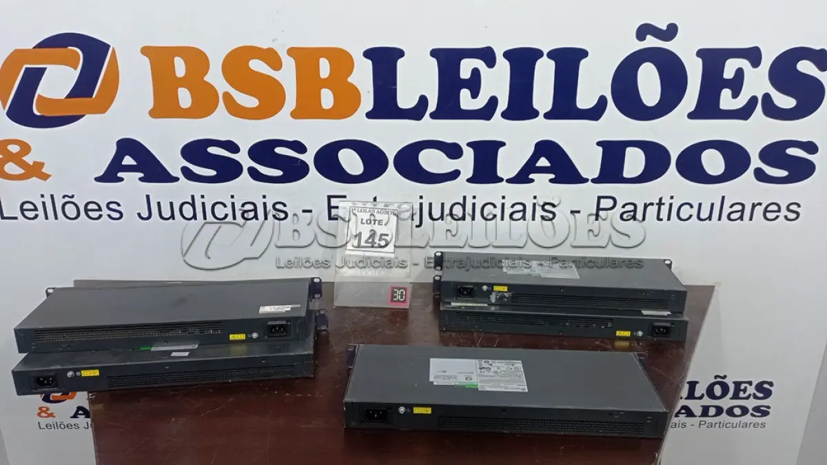 LOTE 145 - 05 SWITCH’S 24 PORTAS MARCA HP. (NO ESTADO) ATENÇÃO! FAZER A VISITAÇÃO ANTES DE ARREMATAR, NÃO SABEMOS SE FUNCIONA, LEILÃO NÃO TEM GARANTIA E NEM DEVOLUÇÃO, SUJEITO A POSSÍVEIS AVARIAS VISÍVEIS/OCULTAS E/OU AUSÊNCIA DE COMPONENTES.