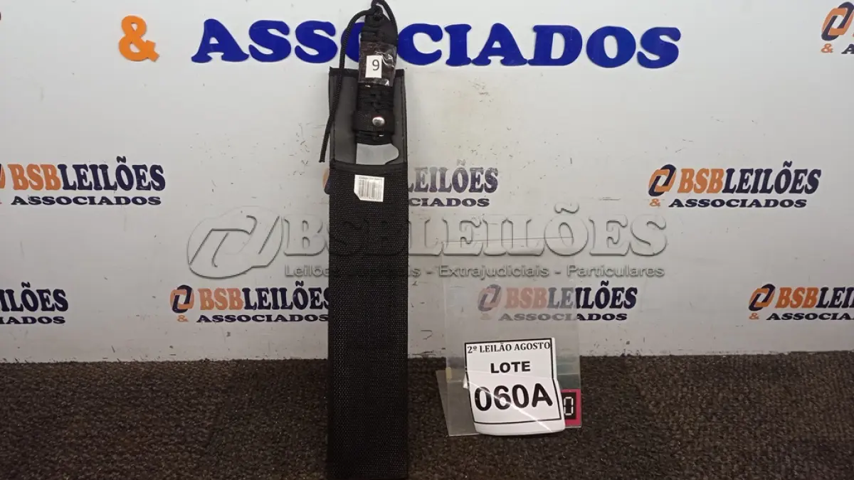 LOTE 060 - 01 FACÃO RAMBO AÇO INOXIDÁVEL TAMANHO TOTAL 48,5CM LAMINDA 33,5 FULL TANG COM BAINHA DE NYLON MODELO IMPORTADO. (NO ESTADO) ATENÇÃO! FAZER A VISITAÇÃO ANTES DE ARREMATAR, NÃO SABEMOS SE FUNCIONA. LEILÃO NÃO TEM GARANTIA E NEM DEVOLUÇÃO, SUJEITO A POSSÍVEIS AVARIAS VISÍVEIS/OCULTAS E/OU AUSÊNCIA DE COMPONENTES.