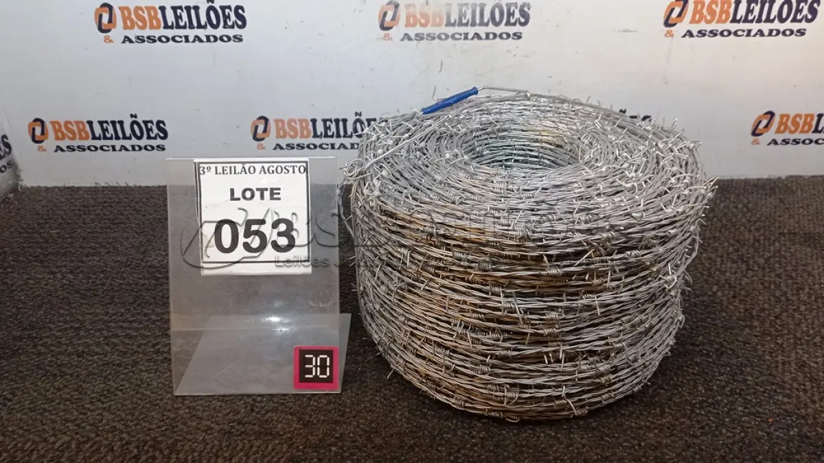 LOTE 053 - 01 ROLO DE ARAME FARPADO COM 500M. (NO ESTADO) ATENÇÃO! FAZER A VISITAÇÃO ANTES DE ARREMATAR, NÃO SABEMOS SE FUNCIONA, LEILÃO NÃO TEM GARANTIA E NEM DEVOLUÇÃO, SUJEITO A POSSÍVEIS AVARIAS VISÍVEIS/OCULTAS E/OU AUSÊNCIA DE COMPONENTES.
