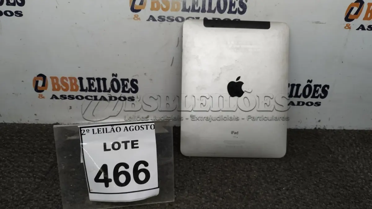 LOTE 466 - 01 IPAD 16G. (NO ESTADO) ATENÇÃO! FAZER A VISITAÇÃO ANTES DE ARREMATAR, NÃO SABEMOS SE FUNCIONA. LEILÃO NÃO TEM GARANTIA E NEM DEVOLUÇÃO, SUJEITO A POSSÍVEIS AVARIAS VISÍVEIS/OCULTAS E/OU AUSÊNCIA DE COMPONENTES.