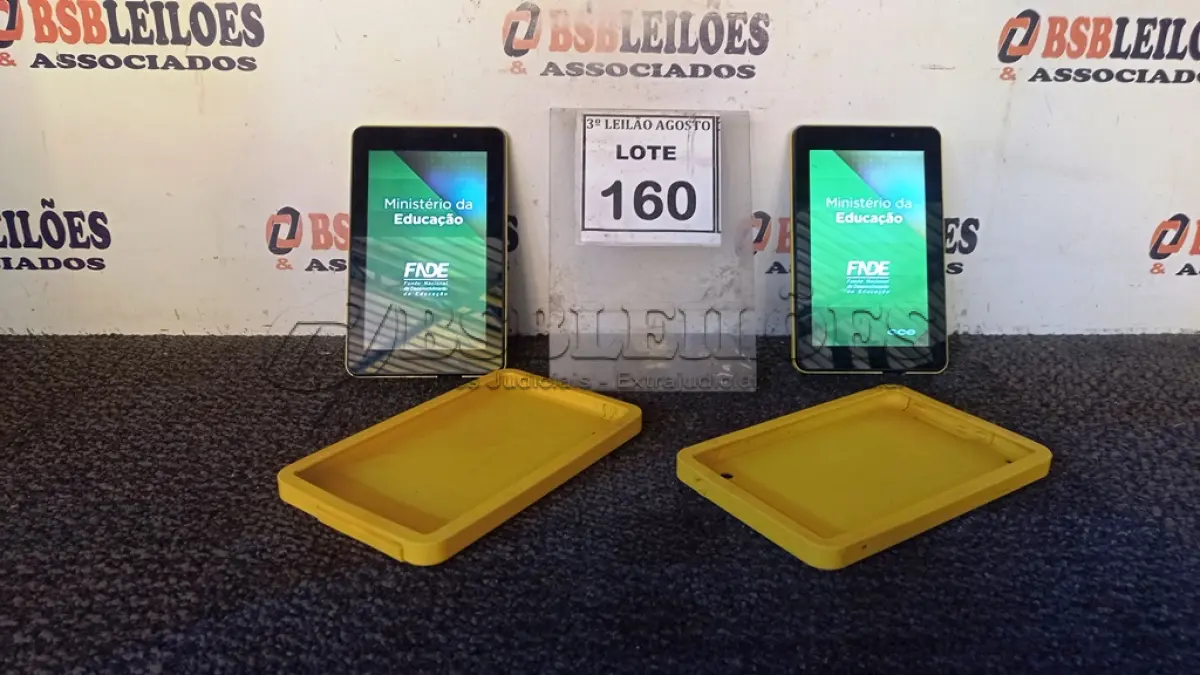 LOTE 160 - 02 TABLETS MARCA CCE. (NO ESTADO) ATENÇÃO! FAZER A VISITAÇÃO ANTES DE ARREMATAR, NÃO SABEMOS SE FUNCIONA, LEILÃO NÃO TEM GARANTIA E NEM DEVOLUÇÃO, SUJEITO A POSSÍVEIS AVARIAS VISÍVEIS/OCULTAS E/OU AUSÊNCIA DE COMPONENTES.