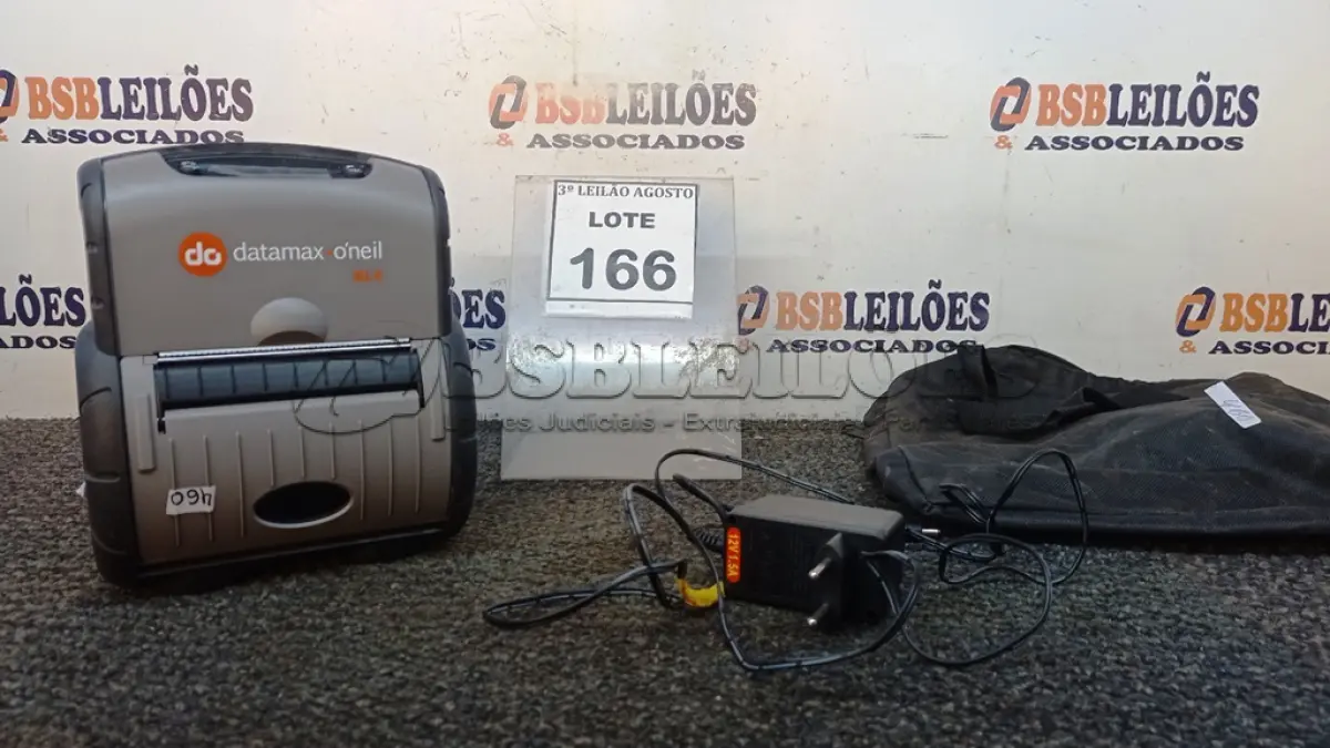 LOTE 166 - 01 IMPRESSORA TÉRMICA MARCA DATAMAX COM BOLSA E FONTE. (NO ESTADO) ATENÇÃO! FAZER A VISITAÇÃO ANTES DE ARREMATAR, NÃO SABEMOS SE FUNCIONA, LEILÃO NÃO TEM GARANTIA E NEM DEVOLUÇÃO, SUJEITO A POSSÍVEIS AVARIAS VISÍVEIS/OCULTAS E/OU AUSÊNCIA DE COMPONENTES.