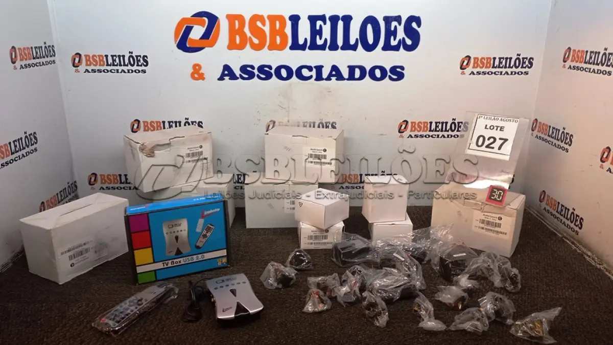 LOTE 027 - 01 TV BOX E 06 CAIXAS DE FONTE COM 04 UNIDADES CADA. (NO ESTADO) ATENÇÃO! FAZER A VISITAÇÃO ANTES DE ARREMATAR, NÃO SABEMOS SE FUNCIONA, LEILÃO NÃO TEM GARANTIA E NEM DEVOLUÇÃO, SUJEITO A POSSÍVEIS AVARIAS VISÍVEIS/OCULTAS E/OU AUSÊNCIA DE COMPONENTES.
