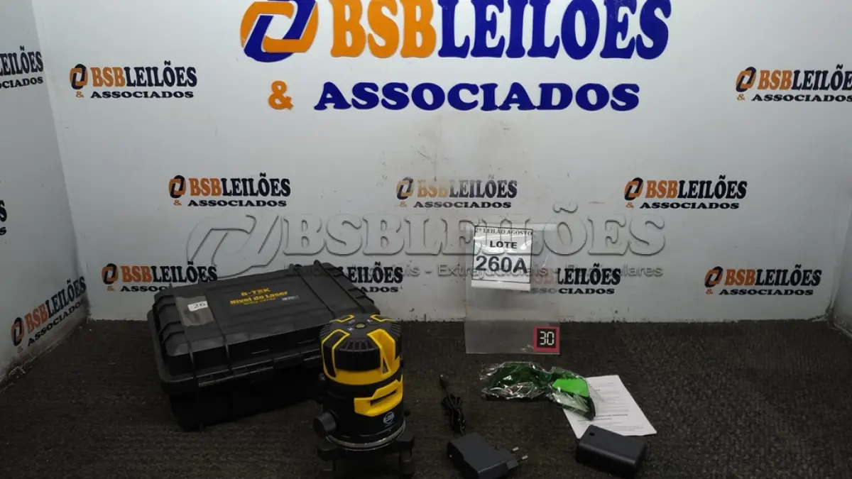 LOTE 260 - 01 NIVEL A LASER COM 2 BATERIAS MALETA ÓCULOS DE PROTEÇÃO. (NO ESTADO) ATENÇÃO! FAZER A VISITAÇÃO ANTES DE ARREMATAR, NÃO SABEMOS SE FUNCIONA. LEILÃO NÃO TEM GARANTIA E NEM DEVOLUÇÃO, SUJEITO A POSSÍVEIS AVARIAS VISÍVEIS/OCULTAS E/OU AUSÊNCIA DE COMPONENTES.