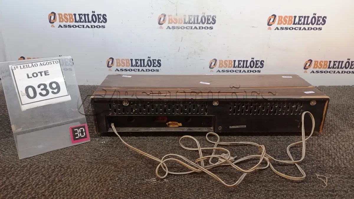 LOTE 039 - 01 RECEIVER. (NO ESTADO) ATENÇÃO! FAZER A VISITAÇÃO ANTES DE ARREMATAR, NÃO SABEMOS SE FUNCIONA, LEILÃO NÃO TEM GARANTIA E NEM DEVOLUÇÃO, SUJEITO A POSSÍVEIS AVARIAS VISÍVEIS/OCULTAS E/OU AUSÊNCIA DE COMPONENTES.