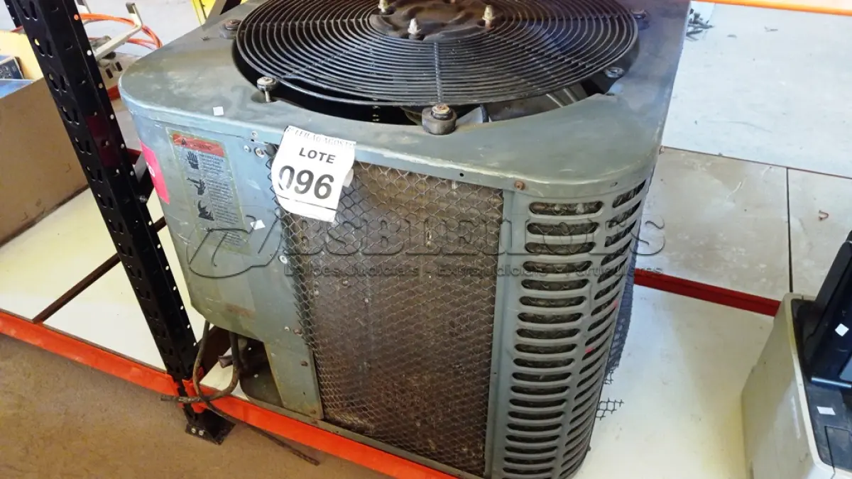 LOTE 096 - 01 CONDENSADORA MARCA KOMECO. (NO ESTADO) ATENÇÃO! FAZER A VISITAÇÃO ANTES DE ARREMATAR, NÃO SABEMOS SE FUNCIONA, LEILÃO NÃO TEM GARANTIA E NEM DEVOLUÇÃO, SUJEITO A POSSÍVEIS AVARIAS VISÍVEIS/OCULTAS E/OU AUSÊNCIA DE COMPONENTES.