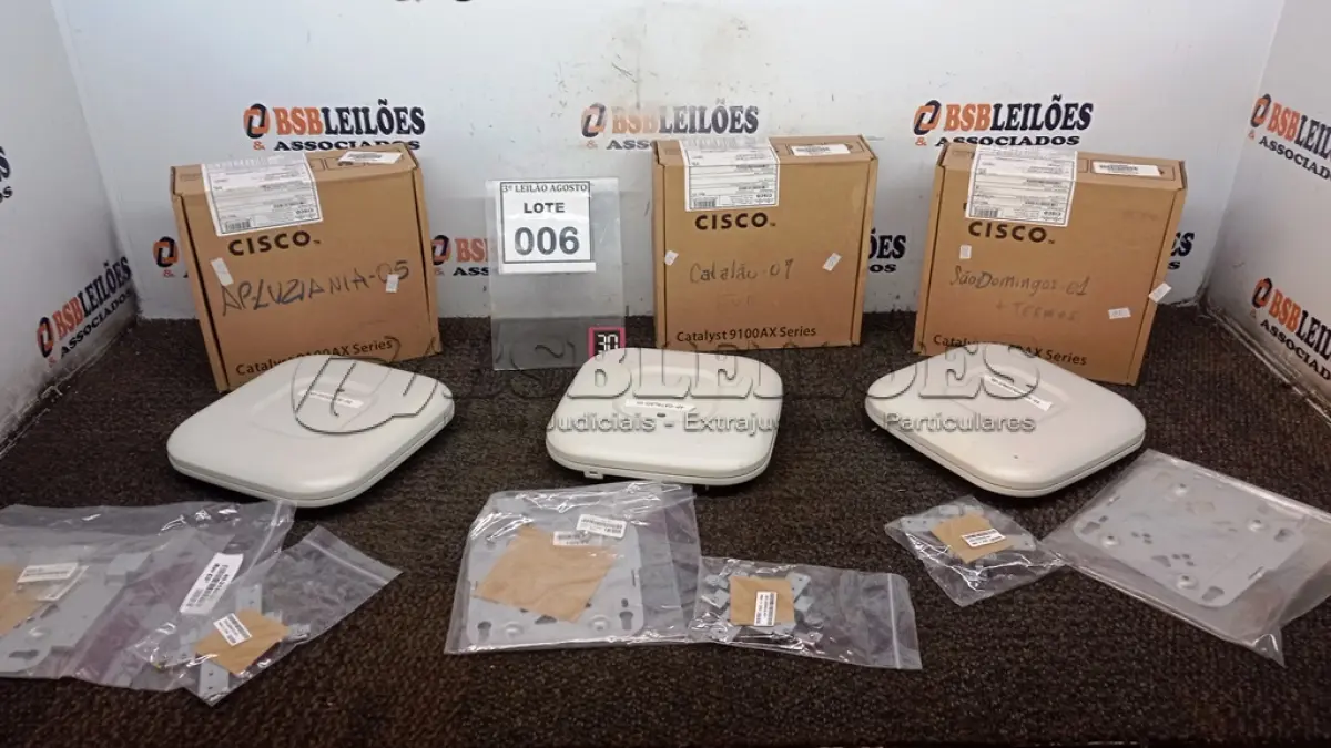 LOTE 006 - 03 ROTEADORES MARCA CISCO. (NO ESTADO) ATENÇÃO! FAZER A VISITAÇÃO ANTES DE ARREMATAR, NÃO SABEMOS SE FUNCIONA, LEILÃO NÃO TEM GARANTIA E NEM DEVOLUÇÃO, SUJEITO A POSSÍVEIS AVARIAS VISÍVEIS/OCULTAS E/OU AUSÊNCIA DE COMPONENTES.
