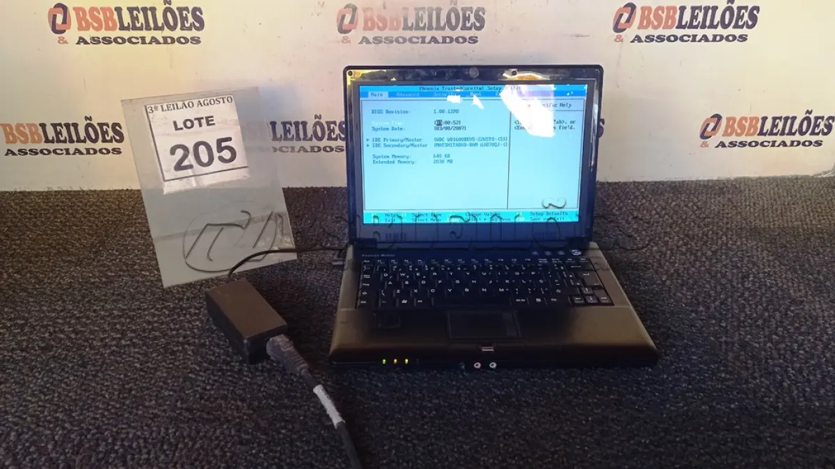 LOTE 205 - 01 NOTEBOOK COM FONTE MARCA POSITIVO. (NO ESTADO) ATENÇÃO! FAZER A VISITAÇÃO ANTES DE ARREMATAR, NÃO SABEMOS SE FUNCIONA, LEILÃO NÃO TEM GARANTIA E NEM DEVOLUÇÃO, SUJEITO A POSSÍVEIS AVARIAS VISÍVEIS/OCULTAS E/OU AUSÊNCIA DE COMPONENTES.