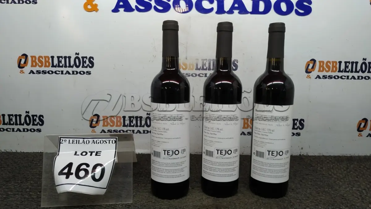 LOTE 460 - 03 GARRAFAS DE VINHO TINTO VALA REAL PORTUGUÊS SAFRA 2019 750ML. (NO ESTADO) ATENÇÃO! FAZER A VISITAÇÃO ANTES DE ARREMATAR, NÃO SABEMOS SE FUNCIONA, LEILÃO NÃO TEM GARANTIA E NEM DEVOLUÇÃO, SUJEITO A POSSÍVEIS AVARIAS VISÍVEIS/OCULTAS E/OU AUSÊNCIA DE COMPONENTES.