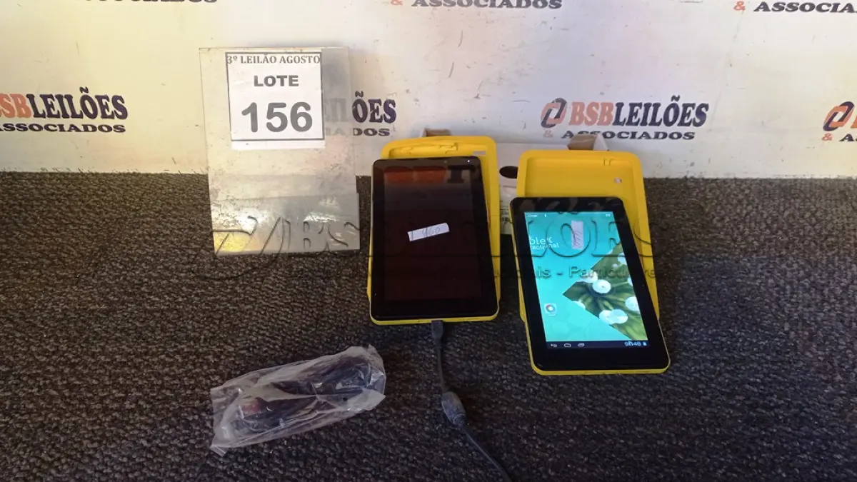 LOTE 156 - 02 TABLETS MARCA CCE. (NO ESTADO) ATENÇÃO! FAZER A VISITAÇÃO ANTES DE ARREMATAR, NÃO SABEMOS SE FUNCIONA, LEILÃO NÃO TEM GARANTIA E NEM DEVOLUÇÃO, SUJEITO A POSSÍVEIS AVARIAS VISÍVEIS/OCULTAS E/OU AUSÊNCIA DE COMPONENTES.