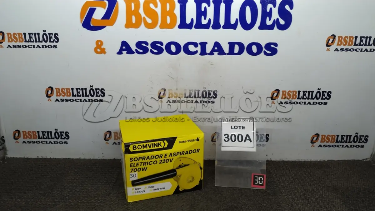 LOTE 300 - 01 SOPRADOR  E ASPIRADOR ELÉTRICO 220V 700W 13600RPM. (NO ESTADO) ATENÇÃO! FAZER A VISITAÇÃO ANTES DE ARREMATAR, NÃO SABEMOS SE FUNCIONA. LEILÃO NÃO TEM GARANTIA E NEM DEVOLUÇÃO, SUJEITO A POSSÍVEIS AVARIAS VISÍVEIS/OCULTAS E/OU AUSÊNCIA DE COMPONENTES.