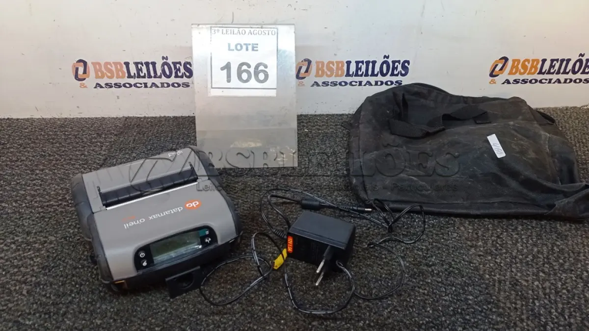 LOTE 166 - 01 IMPRESSORA TÉRMICA MARCA DATAMAX COM BOLSA E FONTE. (NO ESTADO) ATENÇÃO! FAZER A VISITAÇÃO ANTES DE ARREMATAR, NÃO SABEMOS SE FUNCIONA, LEILÃO NÃO TEM GARANTIA E NEM DEVOLUÇÃO, SUJEITO A POSSÍVEIS AVARIAS VISÍVEIS/OCULTAS E/OU AUSÊNCIA DE COMPONENTES.