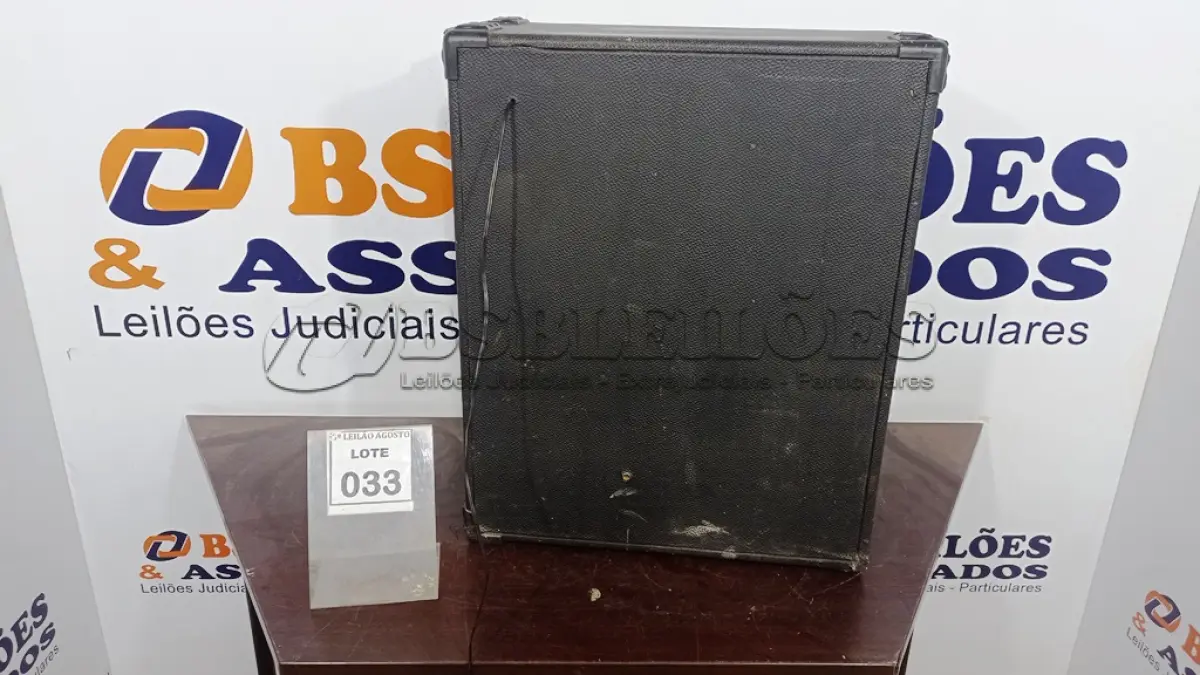 LOTE 033 - 01 CAIXA AMPLIFICADORA. (NO ESTADO) ATENÇÃO! FAZER A VISITAÇÃO ANTES DE ARREMATAR, NÃO SABEMOS SE FUNCIONA, LEILÃO NÃO TEM GARANTIA E NEM DEVOLUÇÃO, SUJEITO A POSSÍVEIS AVARIAS VISÍVEIS/OCULTAS E/OU AUSÊNCIA DE COMPONENTES.