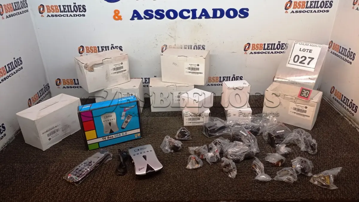 LOTE 027 - 01 TV BOX E 06 CAIXAS DE FONTE COM 04 UNIDADES CADA. (NO ESTADO) ATENÇÃO! FAZER A VISITAÇÃO ANTES DE ARREMATAR, NÃO SABEMOS SE FUNCIONA, LEILÃO NÃO TEM GARANTIA E NEM DEVOLUÇÃO, SUJEITO A POSSÍVEIS AVARIAS VISÍVEIS/OCULTAS E/OU AUSÊNCIA DE COMPONENTES.